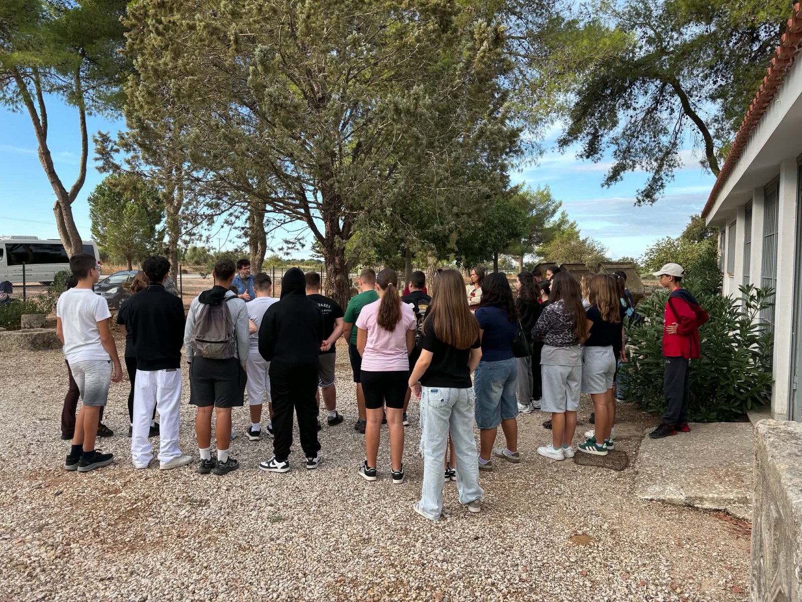 Εισαγωγική συζήτηση με τους μαθητές του 3ου Γυμνασίου Αμαλιάδας στην Ήλιδα.